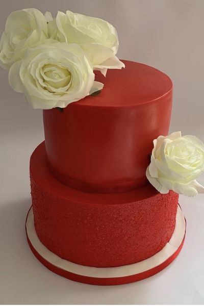 Red and white glitter cake